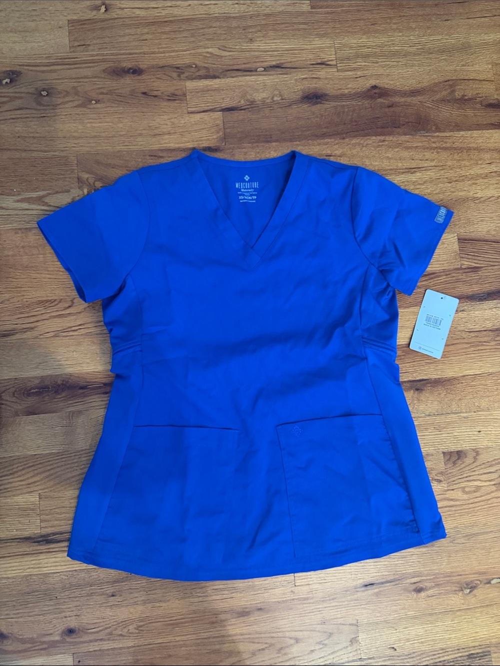 Med Couture V-Neck Short Sleeve Scrub Top and Bottom in Royal Blue
